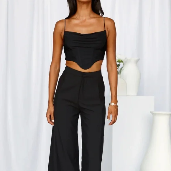 Hello Molly | My Scene Crop - Picture 6 of 8